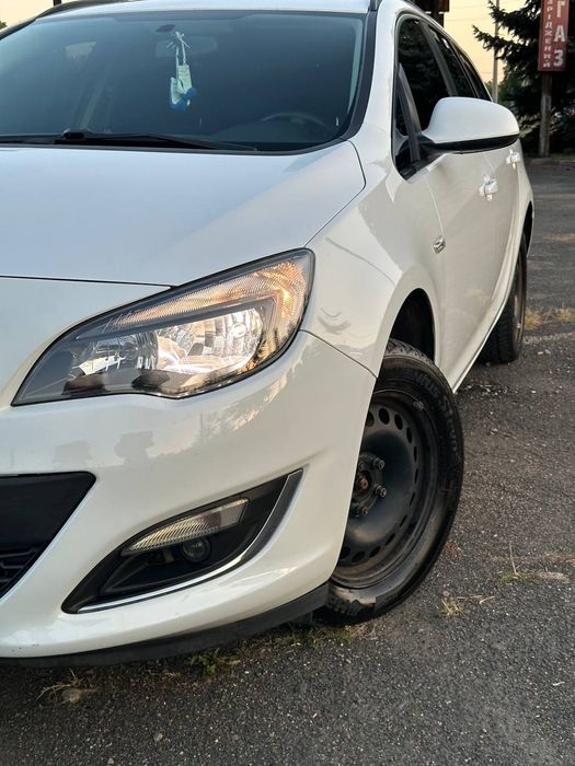Продам Opel astra j