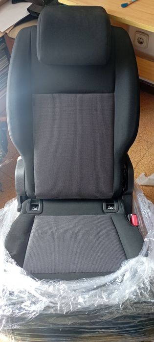 Bancos traseiros  Toyota pro Ace 2019