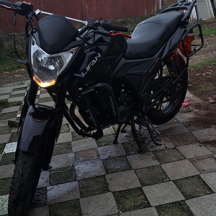 Мотоцикл ліфан сітіер 200 можливи обмен на авто а бо другий мот