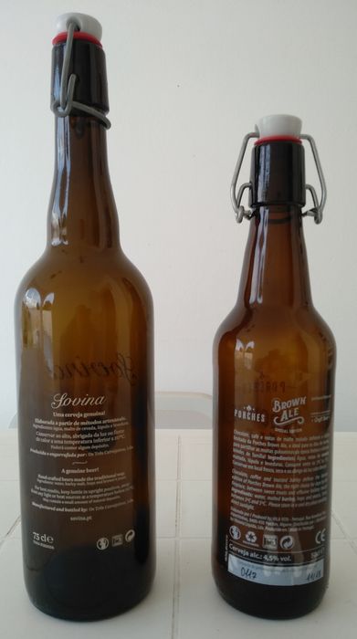 2 garrafas de vidro de cerveja artesanal Portuguesa