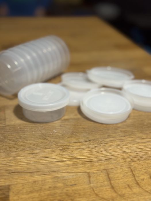 Zestaw (10szt) małych pojemników