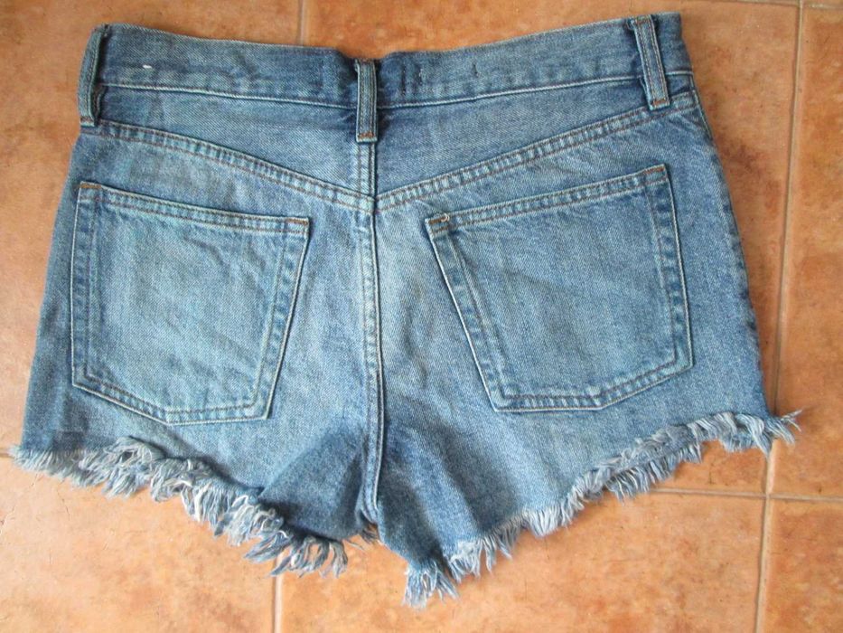 Sapatos 39 e calções n 38