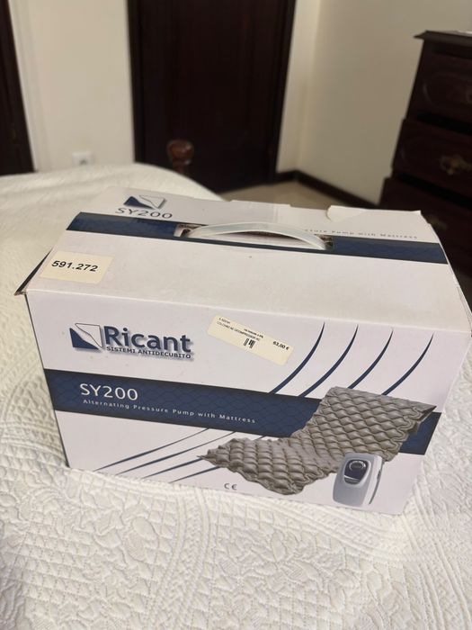 Colchão individual para cama articulada. Com colchao anti escaras e bomba