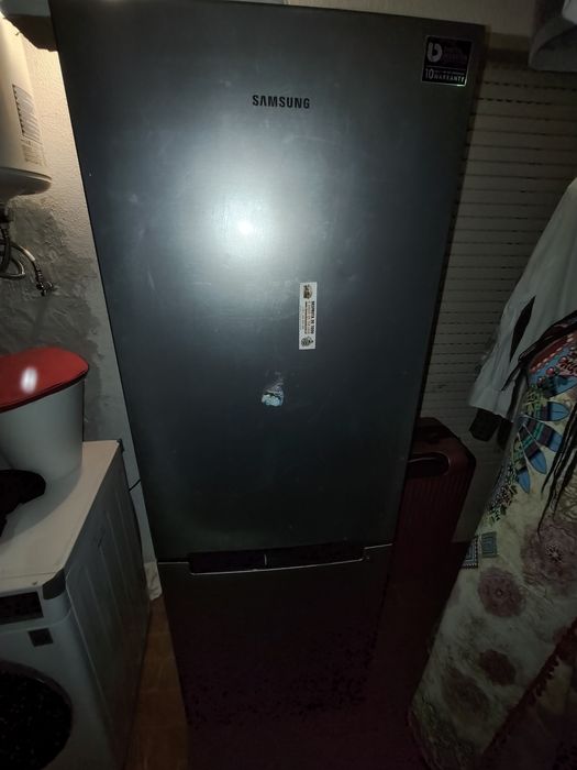 Frigorífico em bom estado com duas portas