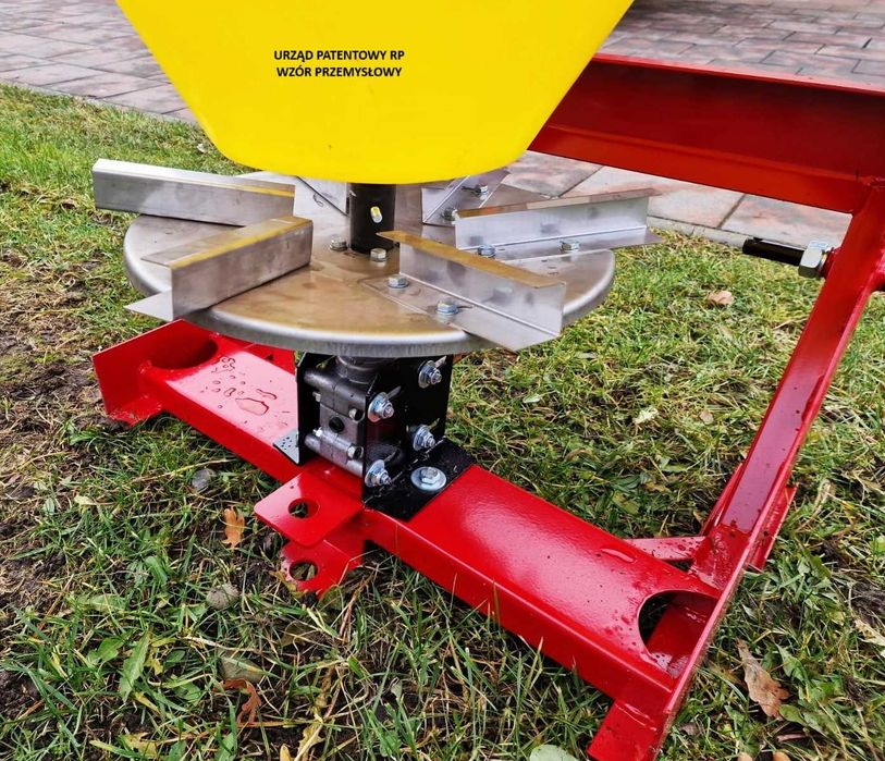 Rozsiewacz nawozów lejek 300 400 litrów