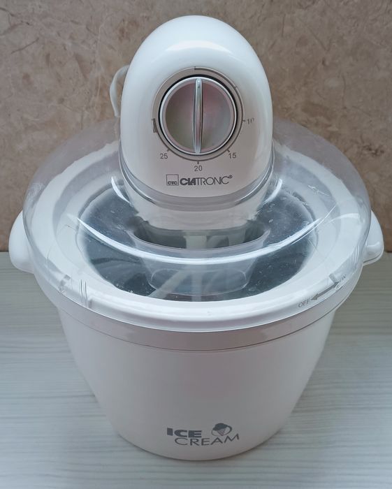 Мороженеця clatronic ICM 3225