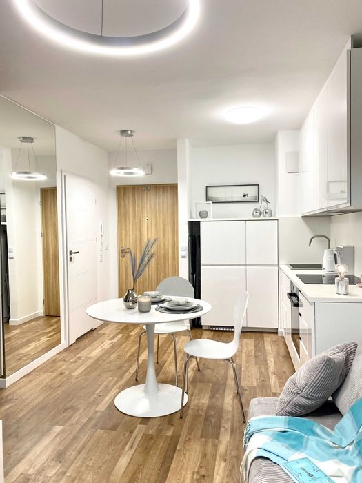 Słoneczny 30metrowy apartament - wysoki standard z miejscem garażowym.