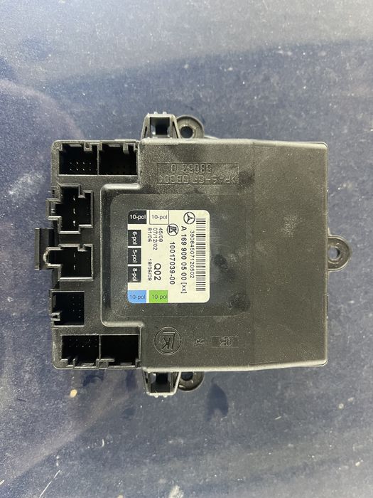 Mesedes w 168 2009 рік