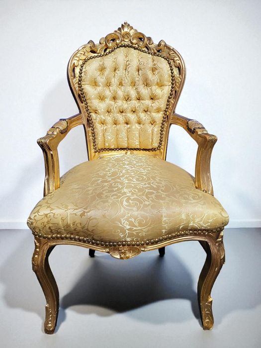 złote krzesło retro vintage