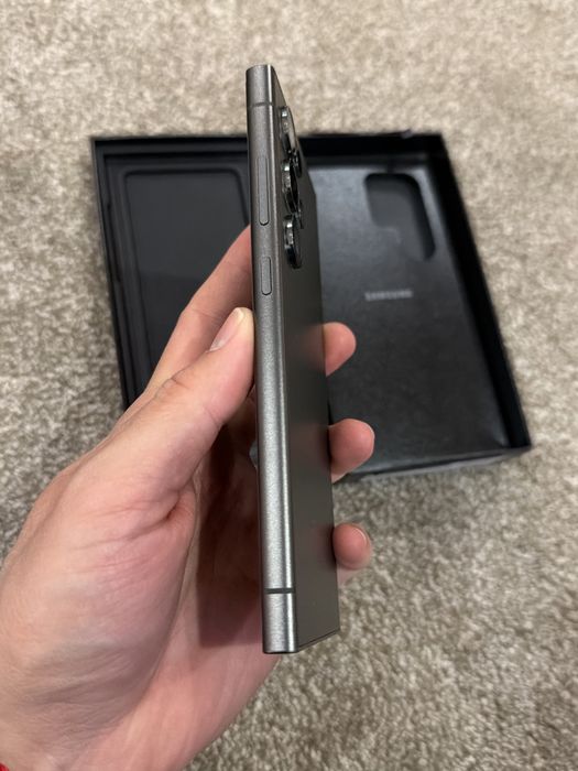 Samsung Galaxy S24 Ultra 256GB Preto Titânio