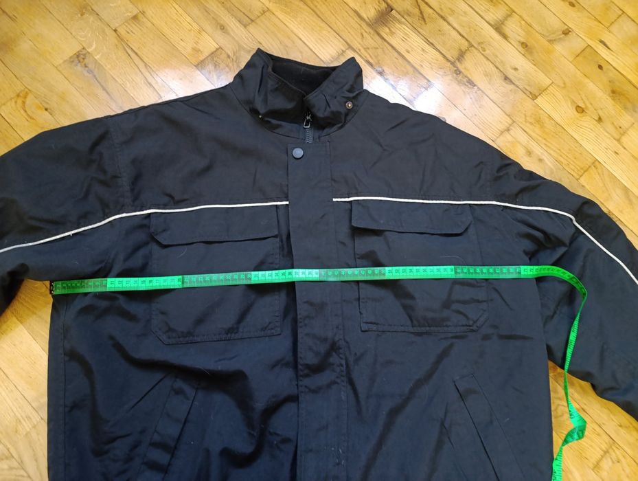 Продаються робочі куртки.