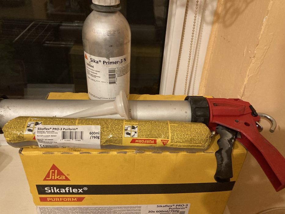 Zestaw Sika: 6x Sikaflex Pro-3 Purform Szary + Primer-3 N + Pistolet