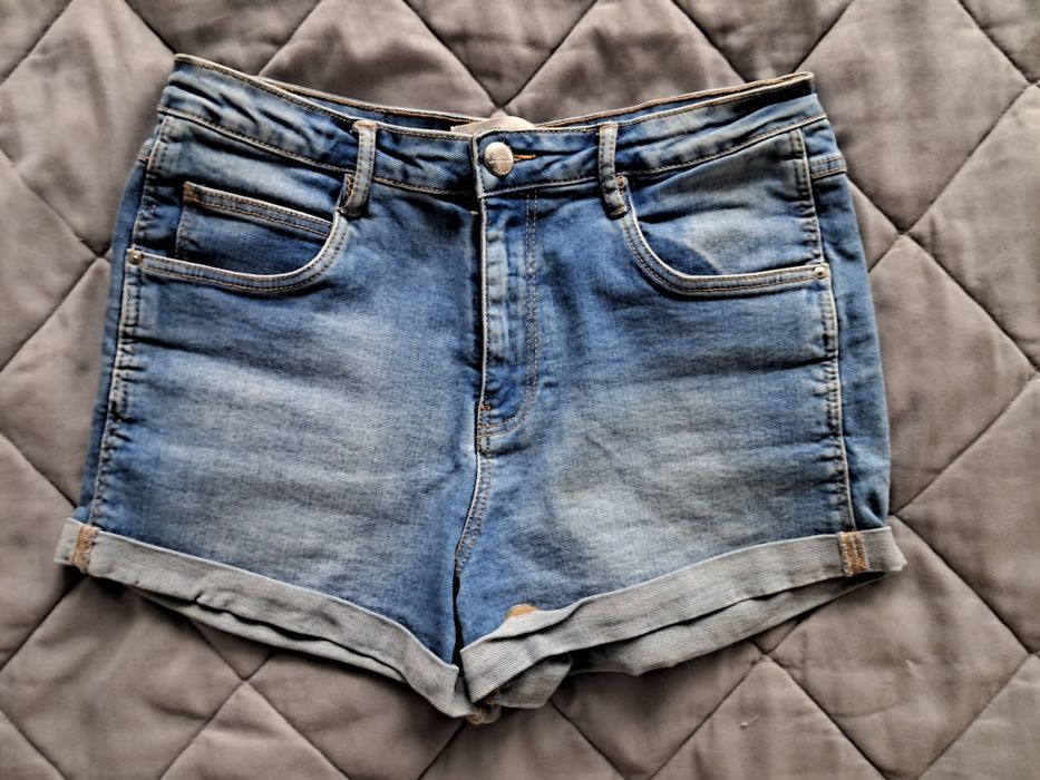 Zara krótkie spodenki jeansowe