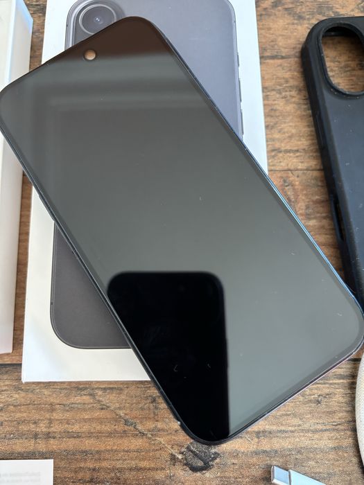 IPhone 16 preto como novo