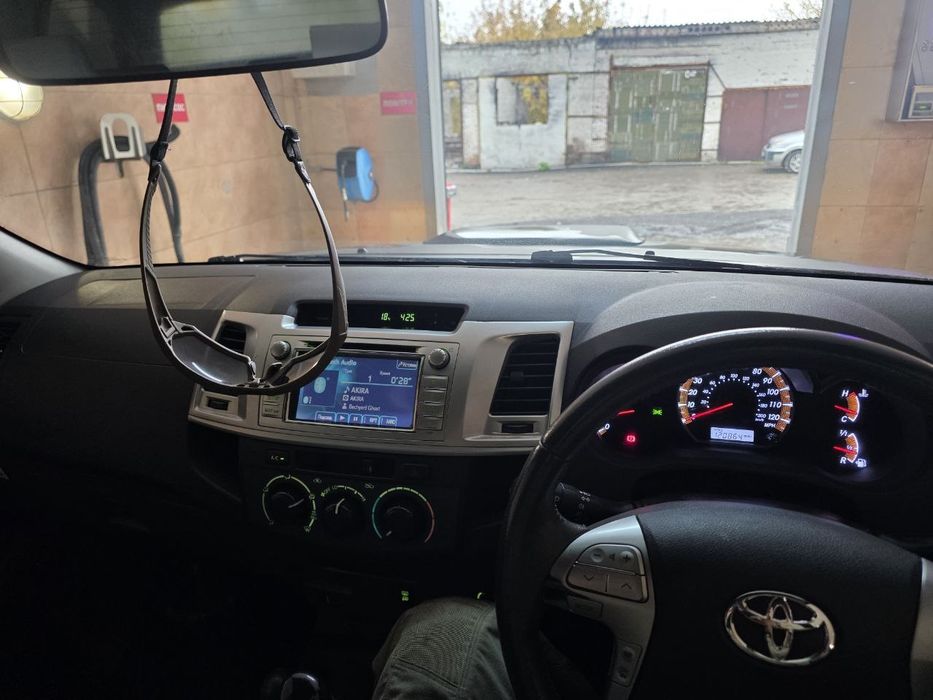 Toyota Hilux 2013 2.5 МКПП для ЗСУ