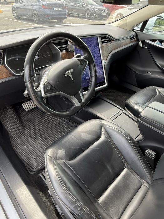 Tesla Model S 75 kwt 2013 г