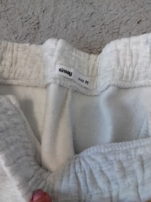 #sinsay spodnie dresowe szare M