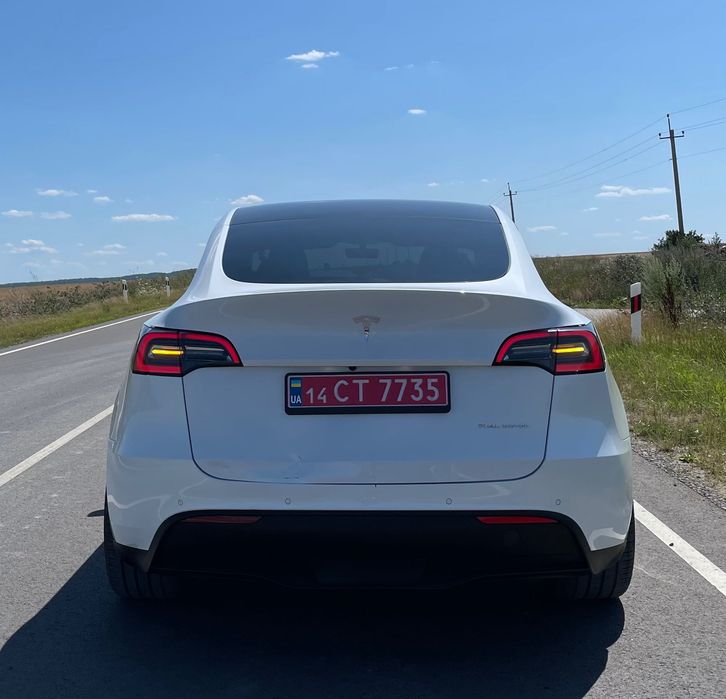 Tesla model Y 2021 Long Range Dual Motor