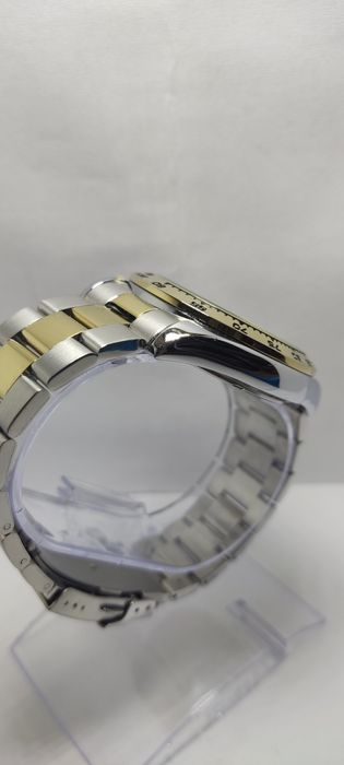*105*RotorCraft Cargo RC2703 horloge