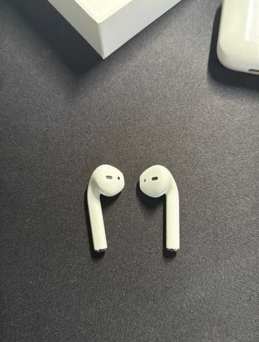 Pack Apple: iPhone SE 3ª Geração 128GB + AirPods 2ª Geração (Com Caixas e Fatura Worten)