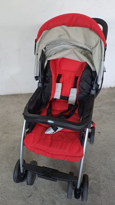 Carrinho Chicco vermelho