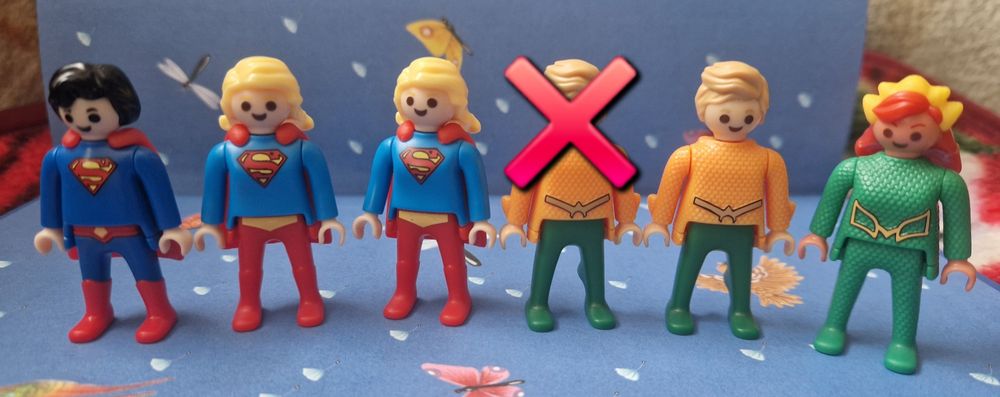 Kinder Surprise DC Playmobil.