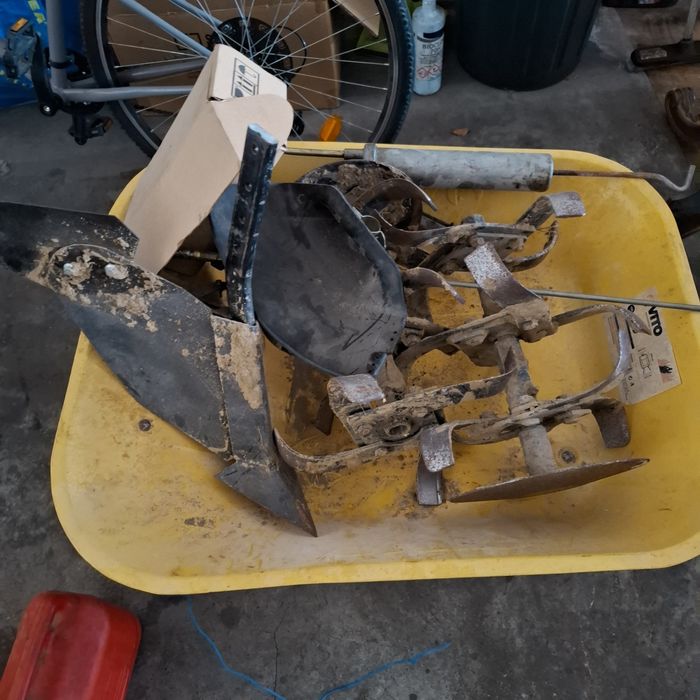 Moto enchada em ótimo estado