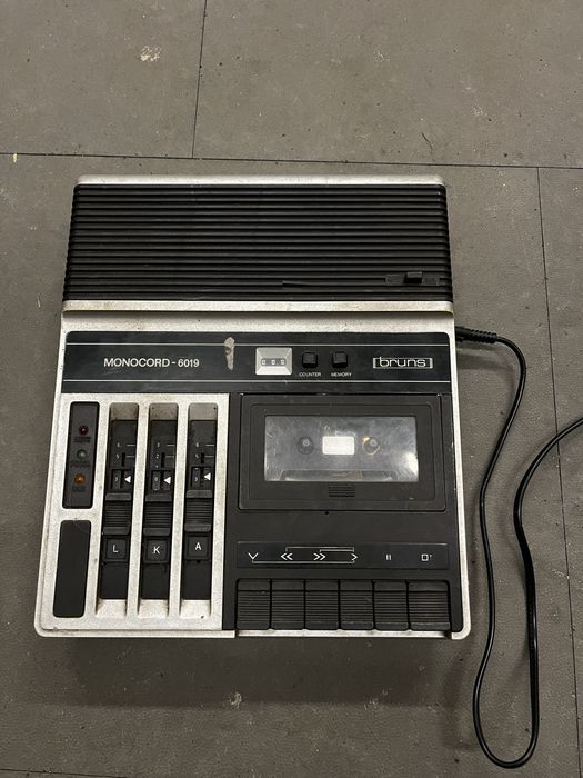 Monocord 6019  przenosny odtwarracz kasetowy