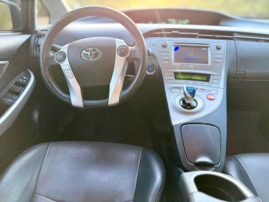 Toyota Prius      2015