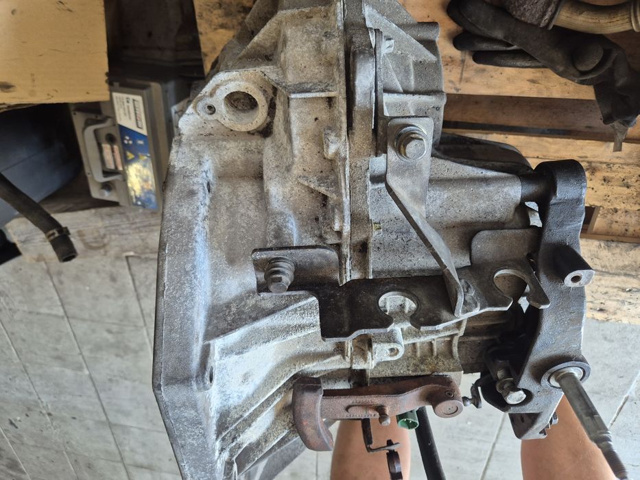 Renault  Trafic Skrzynia biegów 6 PK 6080 trafic 2,5 dci