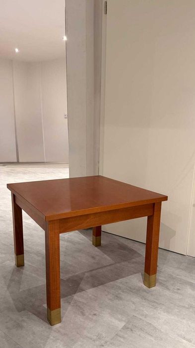 Stoliki kawowe drewniane – 10 sztuk, stan bardzo dobry!