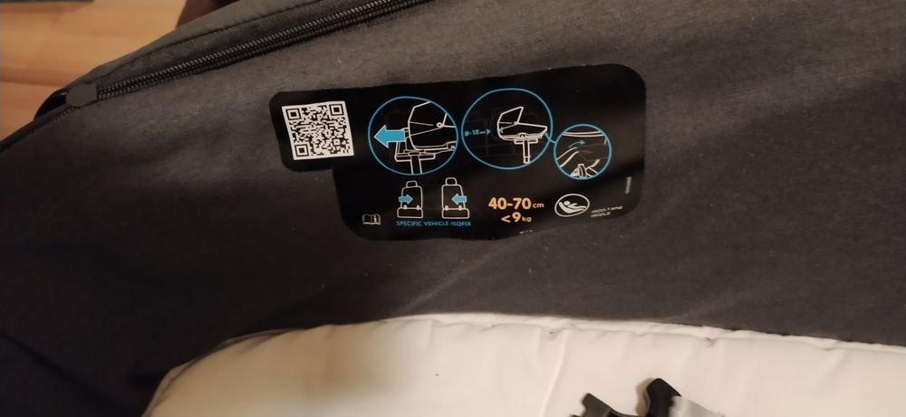 Gondola do SAMOCHODU Maxi Cosi Jade Isofix