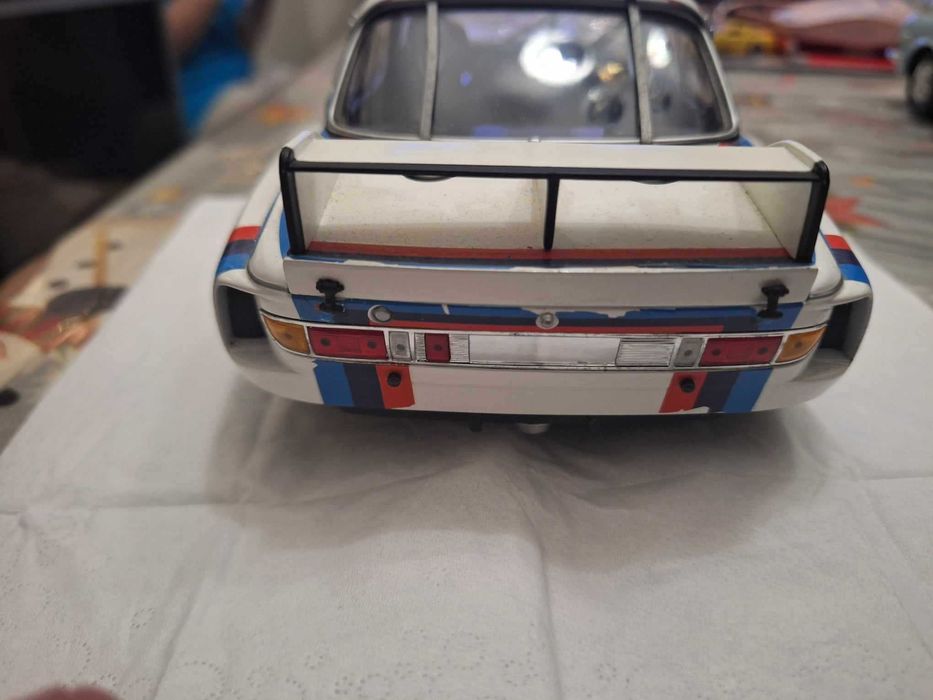 Miniatura escala 1:18 - BMW