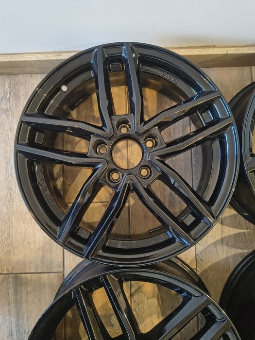 Komplet alufelg 6,5Jx17H2 DEZENT 5x112  Audi VW Skoda Mercedes