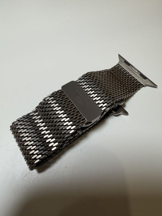 Apple Watch Ultra 2 Titanium GPS + Milanese Loop Titanium