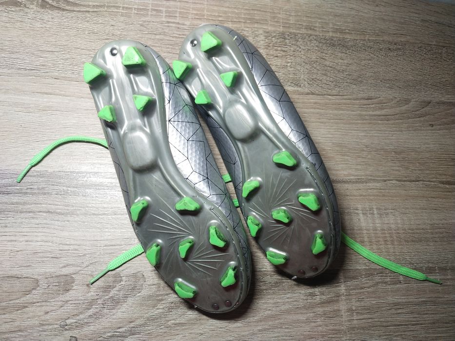 Buty piłkarskie 35 - Korki 4F