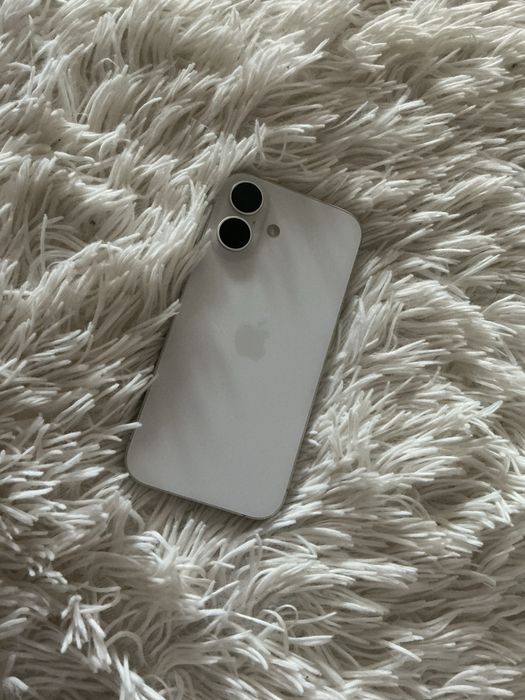 Iphone 16 5G bialy