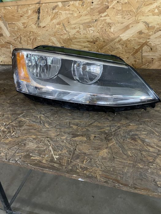 Фара Volkswagen Jetta 6