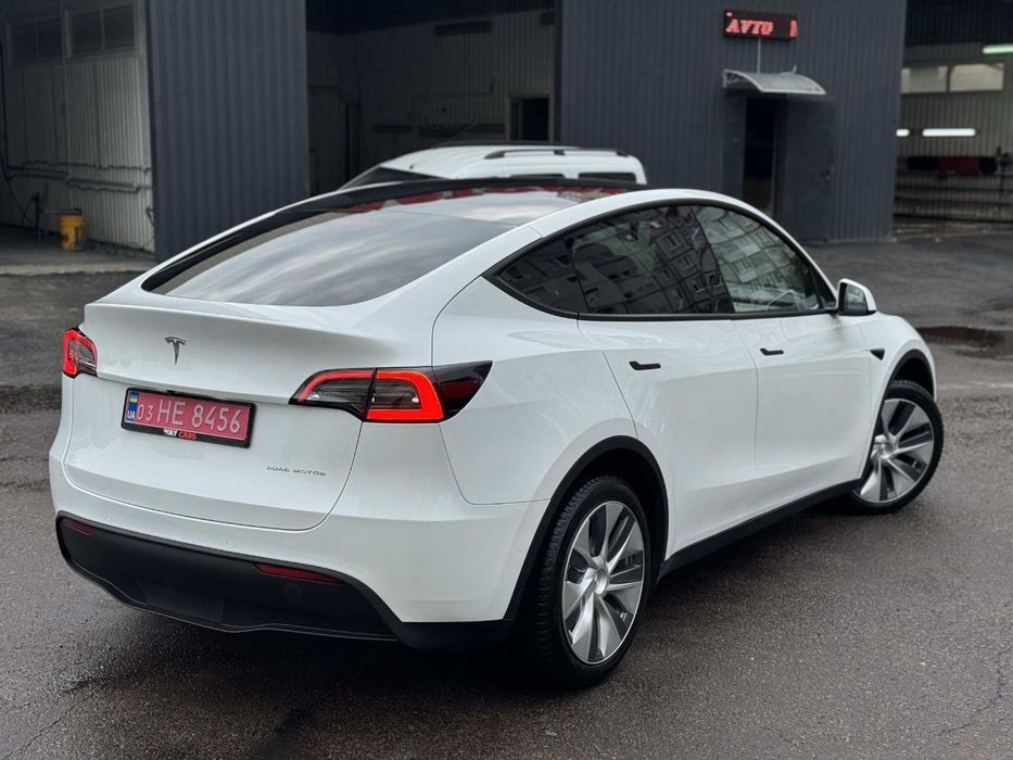 Аренда Tesla Model Y (2020 год)