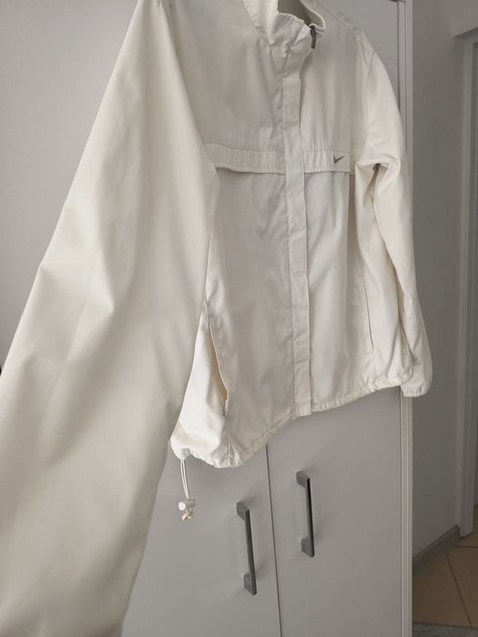Sprzedam kurtkę wiatrówkę Nike