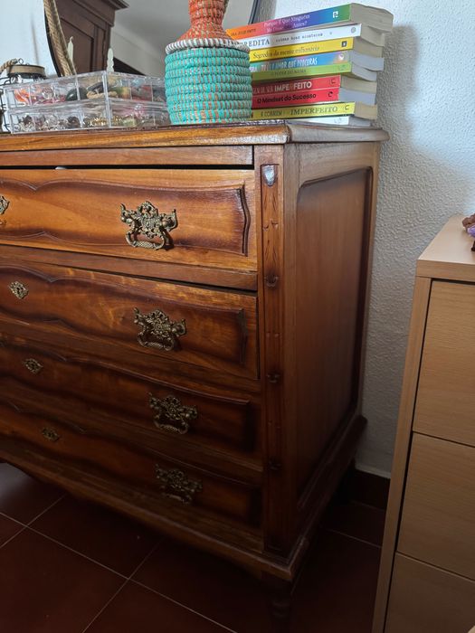 Móvel/ Cómoda estilo antiga