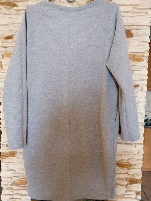 Sukienka z długim rękawem