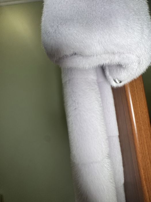 Норкова шуба ніжно лілового кольору в ідеальному стані