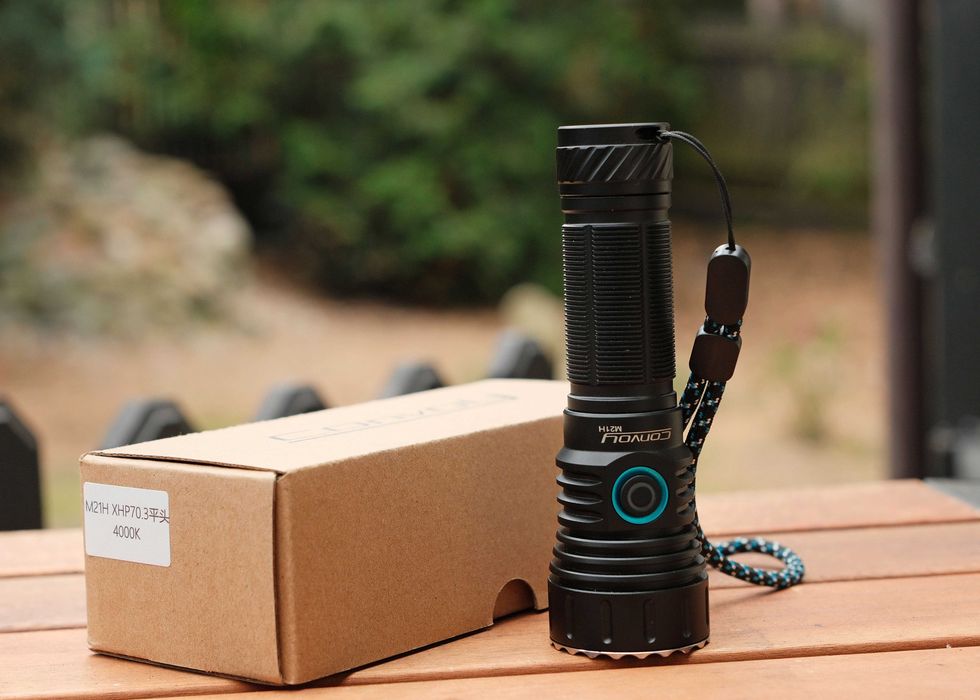 Latarka Convoy M21H, usb-c