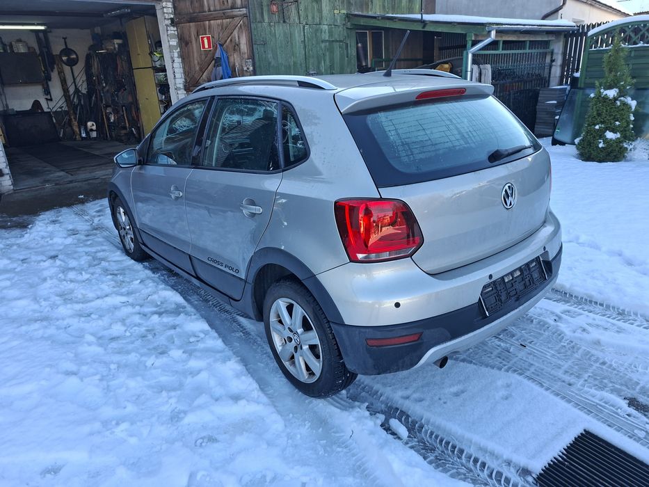 Drzwi błotnik klapa polo 6R