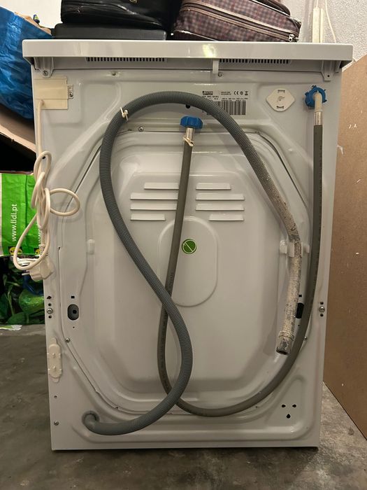 Máquina de Lavar Roupa Hotpoint Ariston ARXL 125 – 6kg, 1200 rpm