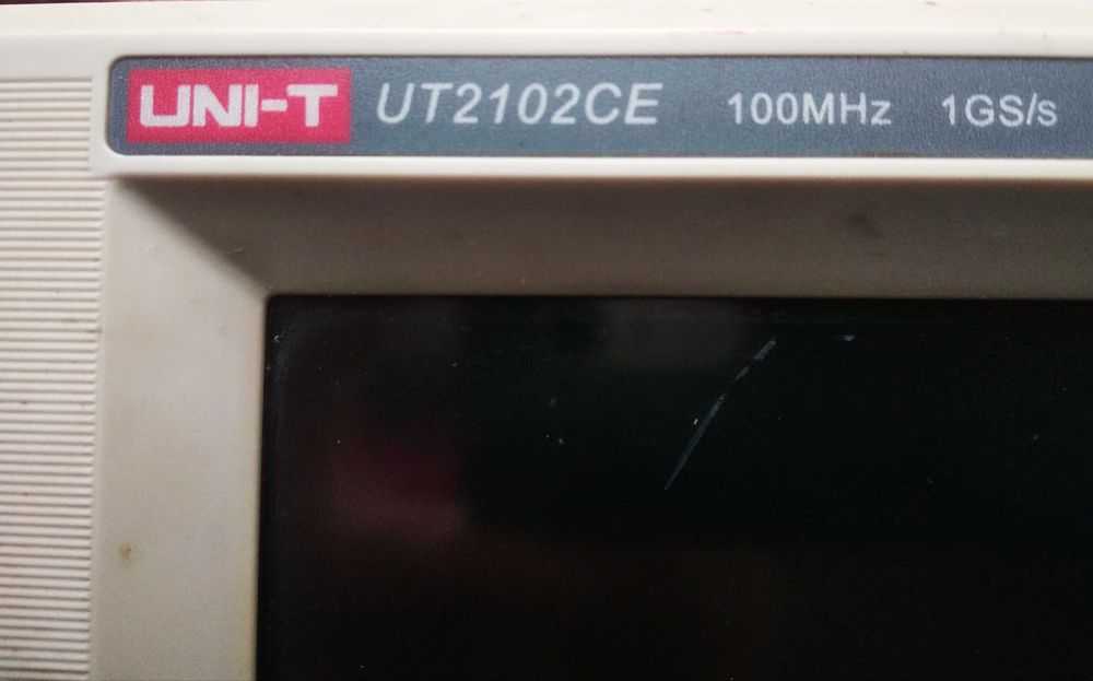 Цифровий осцилограф UNI-T UT2102CE