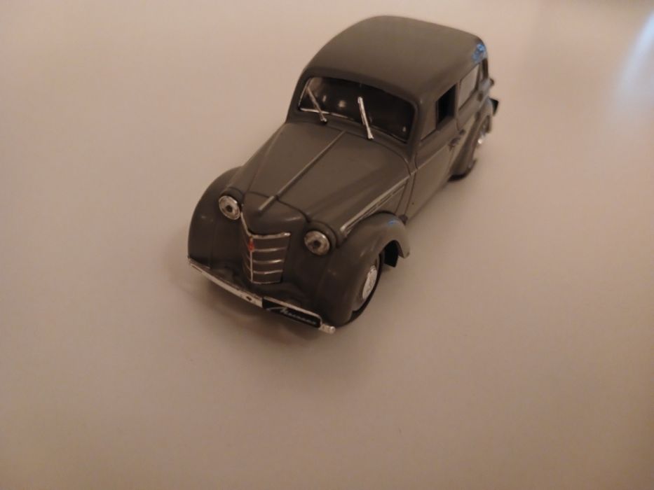 Колекційна машинка Москвич 401-420 випуск 64 Автолегенди СРСР