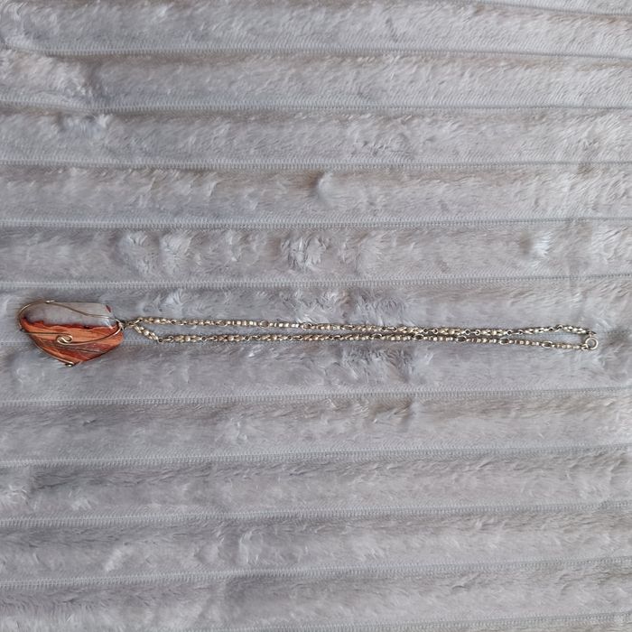 Wisiorek z naturalnym jaspisem