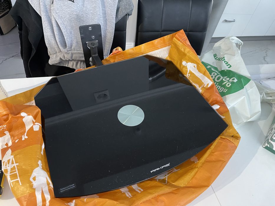 Polka szklana czarna